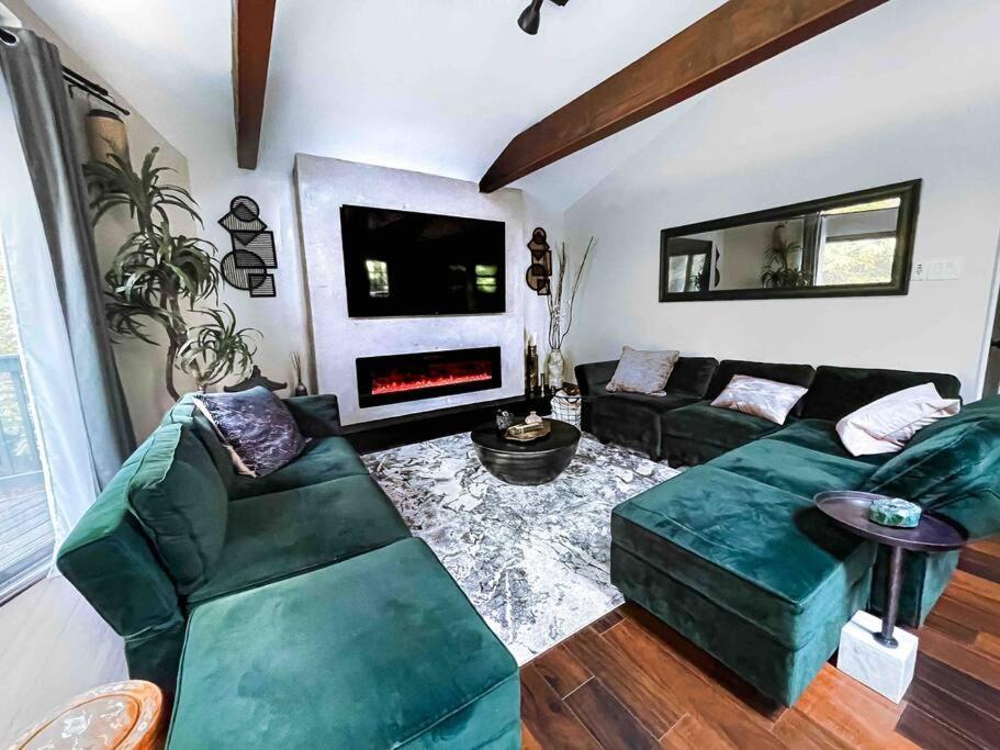 Chalet Zen Oasis Retreat Sauna/hotub/firepit/fun/gameroom Blakeslee