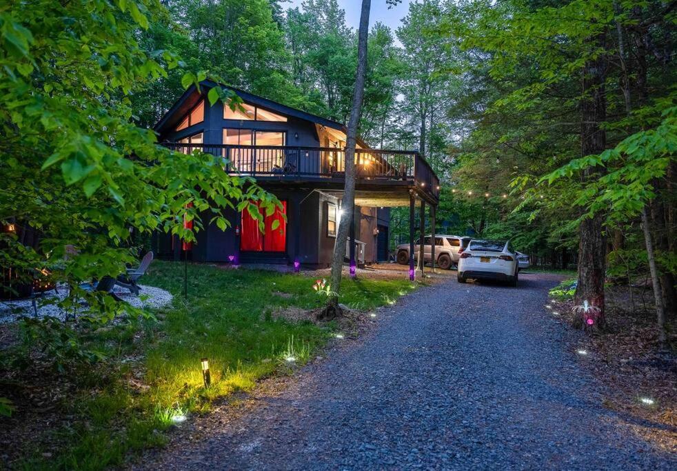 Chalet Zen Oasis Retreat Sauna/hotub/firepit/fun/gameroom Blakeslee